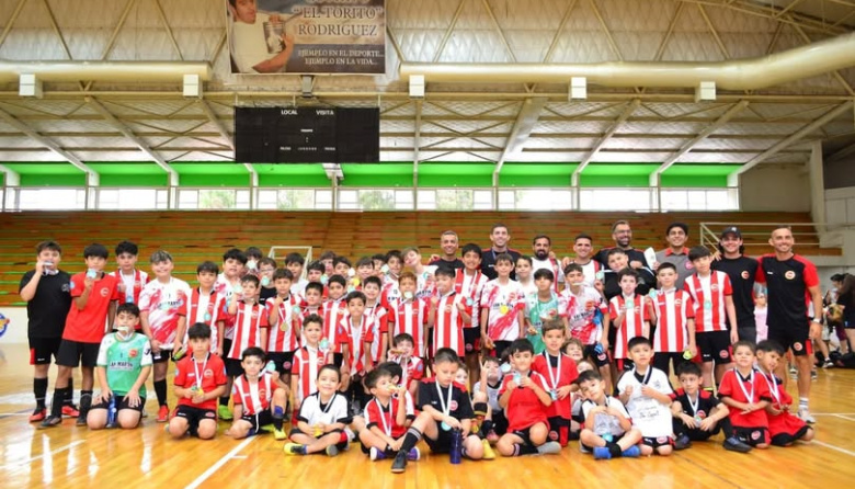 Encuentro de fútbol infantil en San Martín