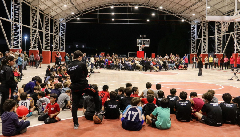 El Club Obras inauguró su estadio techado con respaldo del Estado