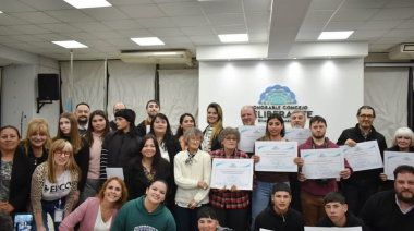 Entrega de reconocimientos en Rivadavia