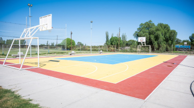El intendente de San Martín junto al Ministro de Educación supervisando obra